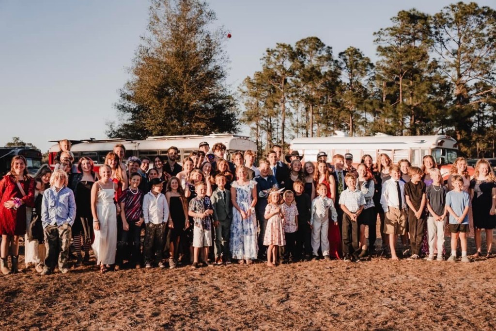 Skoolie Swarm – Florida | Unique bus life & RV Gathering&nbsp;Experience